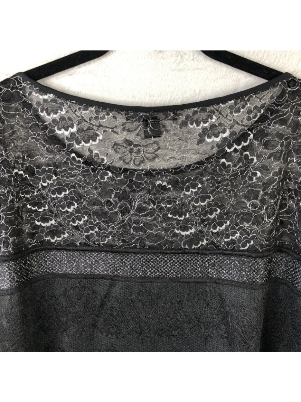 St. John Tunic Blouse Womens XL Black Lace Metallic Floral Bell Sleeve Party - Picture 15 of 16